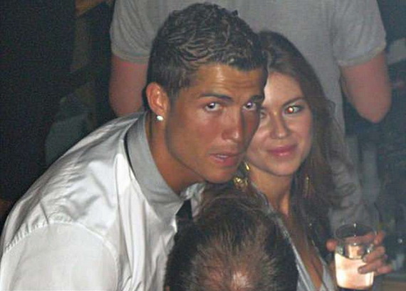 Ronaldo bị tố cáo hiếp dâm khi trở lại sân Old Trafford