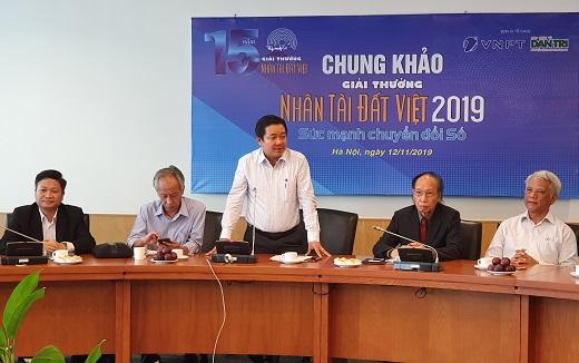 Ông Huỳnh Quang Liêm - Phó Tổng giám đốc Tập đoàn VNPT, Chủ tịch Tổng công ty VNPT-Media, đồng Trưởng ban tổ chức Giải thưởng Nhân tài Đất Việt 2019 phát biểu.