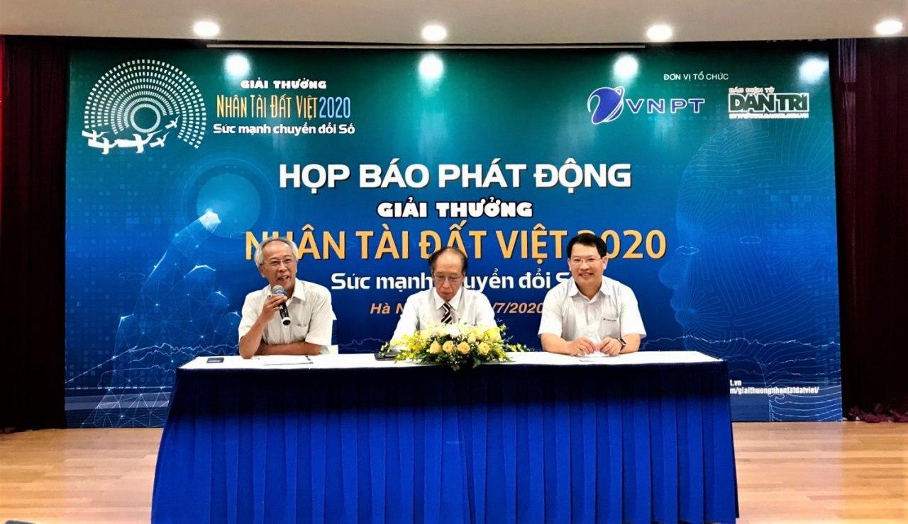 Đại diện Ban tổ chức, Ban Giám khảo Giải thưởng Nhân tài Đất Việt 2020 chia sẻ thông tin với các đơn vị báo chí, truyền thông tại buổi họp báo phát động.