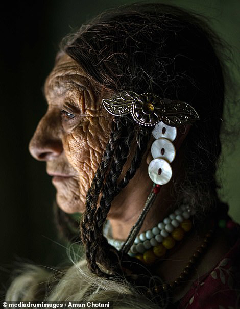 Thú vị loạt ảnh các bộ tộc độc đáo Ấn Độ - Ảnh 2.