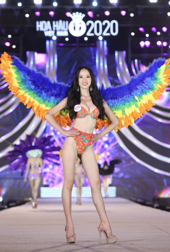Top 35 Hoa hậu Việt Nam 2020 nóng bỏng với bikini