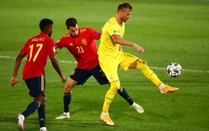 Thần đồng Barcelona tỏa sáng, Tây Ban Nha thắng vùi dập Ukraine - Ảnh 1.