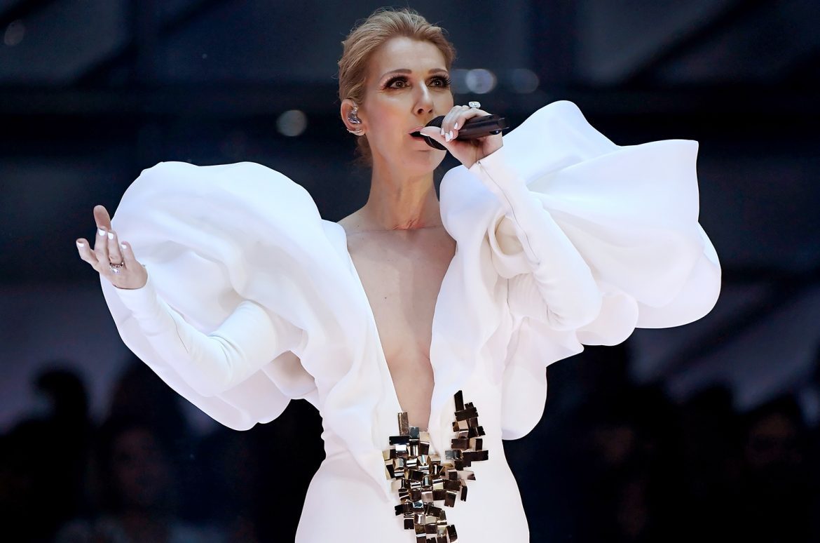Celine Dion 52 tuổi vẫn 'cưa sừng' như gái đôi mươi