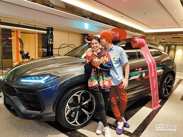 Châu Kiệt Luân tặng siêu xe 73 tỷ cho con gái 5 tuổi