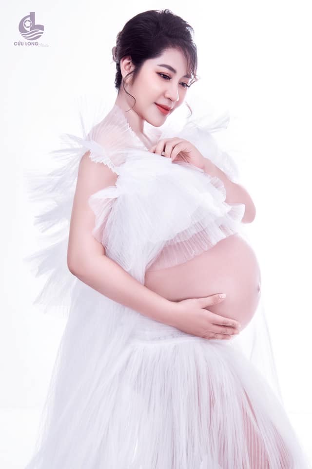 4 mỹ nhân Việt đang mang song thai: Người hao cân, người xuống sắc-5