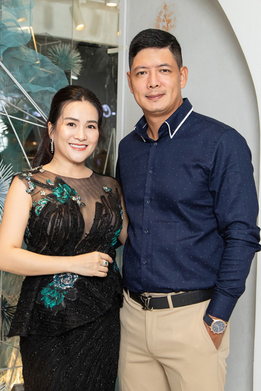 Lệ Quyên khác lạ, Hà Kiều Anh và vợ MC Bình Minh trẻ đẹp