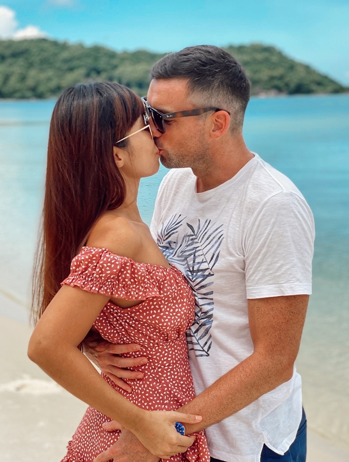 Bí quyết hạnh phúc sau 4 năm lấy chồng Tây của siêu mẫu Hà Anh