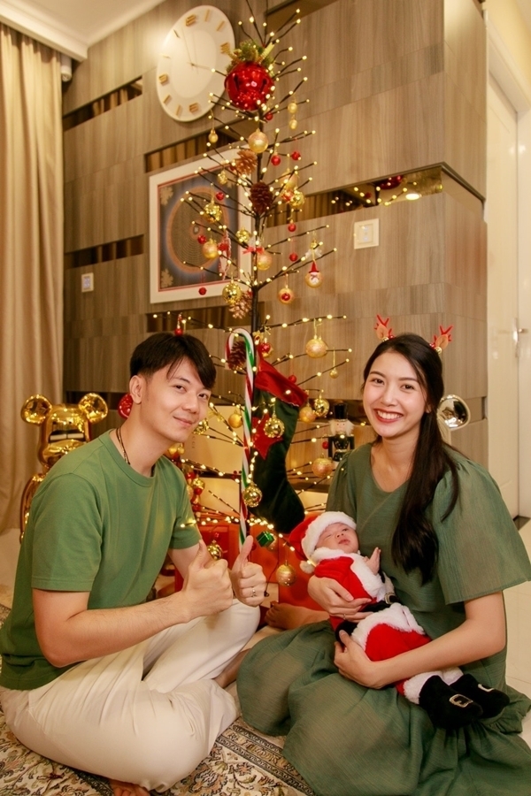 Trấn Thành, Hà Kiều Anh cùng dàn sao Việt đón Giáng sinh