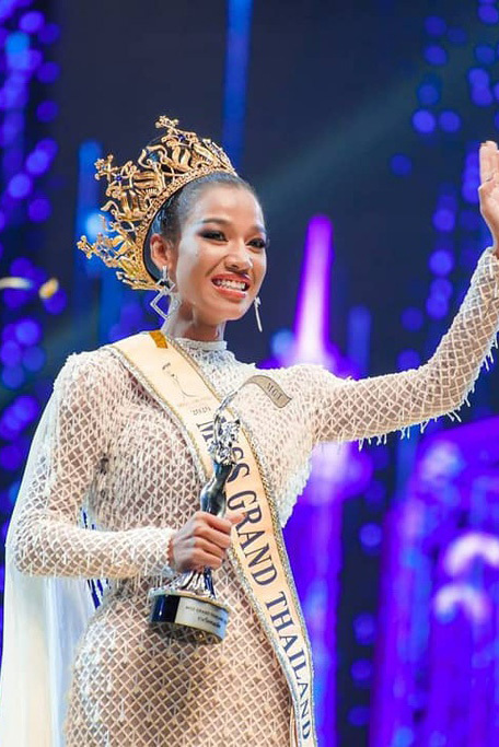 Vẻ gợi cảm của cô gái da nâu đăng quang Hoa hậu Hoà bình Thái Lan