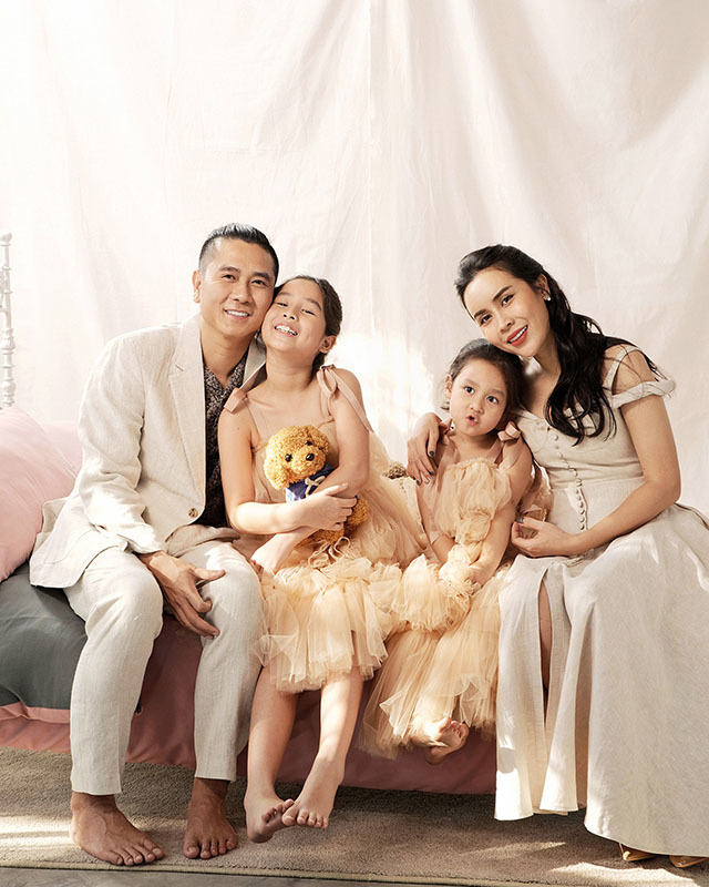 Khoảnh khắc hạnh phúc của gia đình Lưu Hương Giang - Hồ Hoài Anh