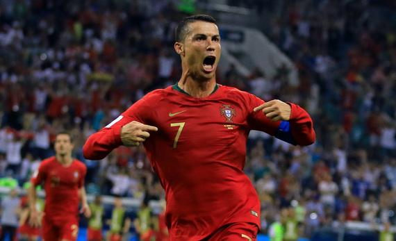 C.Ronaldo mắc Covid-19, tuyển Bồ Đào Nha tá hỏa!