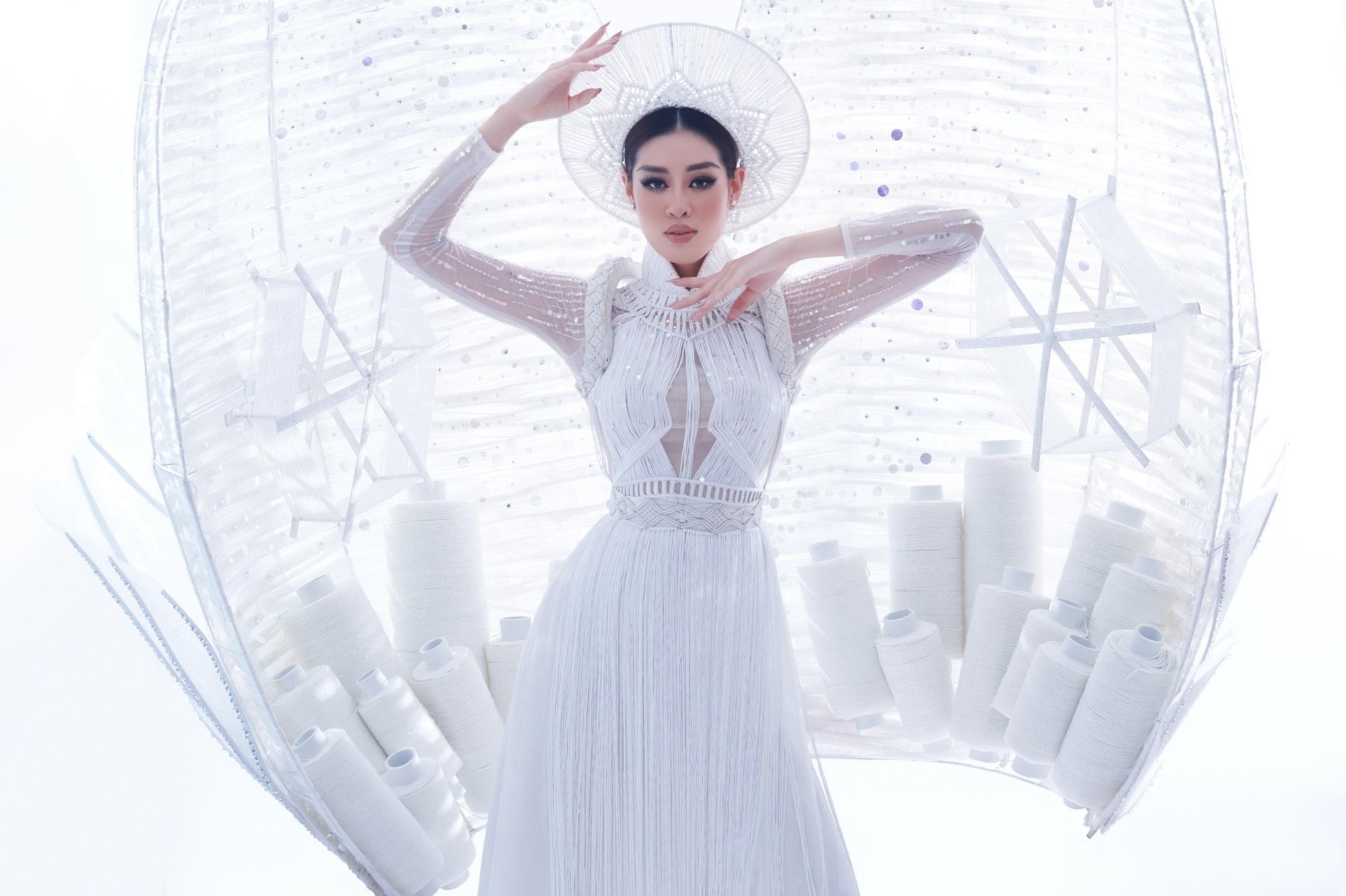 Hoa hậu Khánh Vân trình diễn 'Kén Em' trong phần thi National Costum