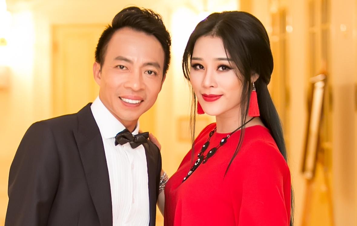 Vợ kém 18 tuổi của ca sĩ Việt Hoàn từng vỡ mộng đòi ly dị chồng