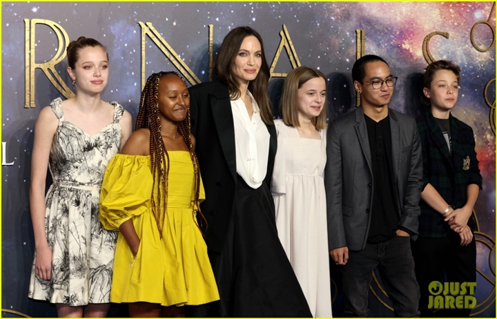 Ảnh: 5 con của Angelina Jolie mặc đẹp, cùng mẹ dự công chiếu phim