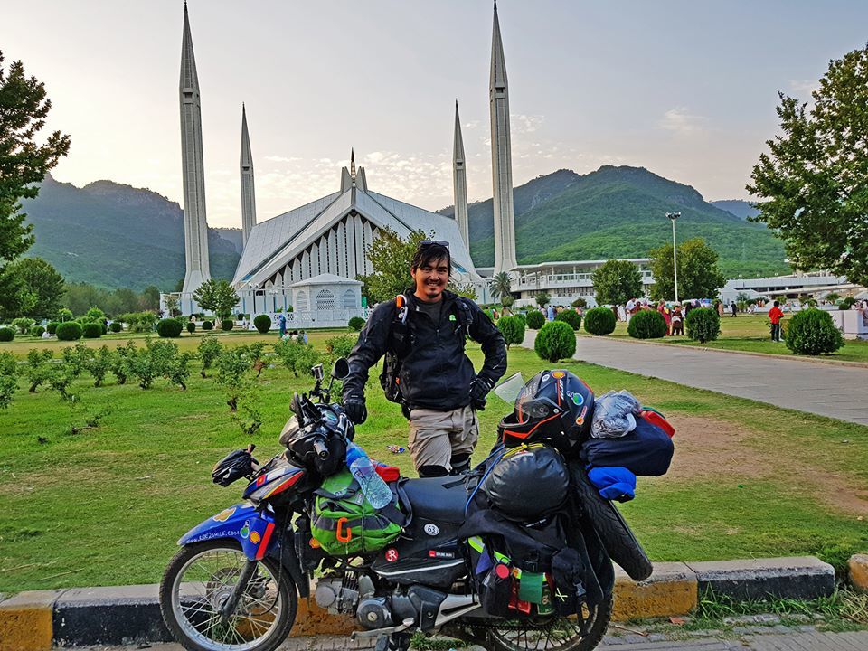 3 năm đi vòng quanh thế giới bằng xe máy của phượt thủ Tiền Giang