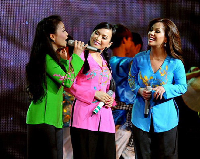 Cuộc sống đáng ngưỡng mộ của 3 chị em Cẩm Ly - Hà Phương - Minh Tuyết