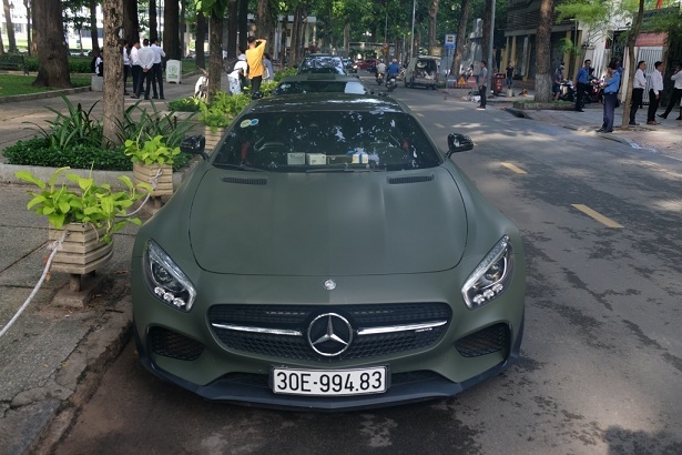 Dàn siêu xe của ông Đặng Lê Nguyên Vũ tái xuất trên đường phố Sài Gòn