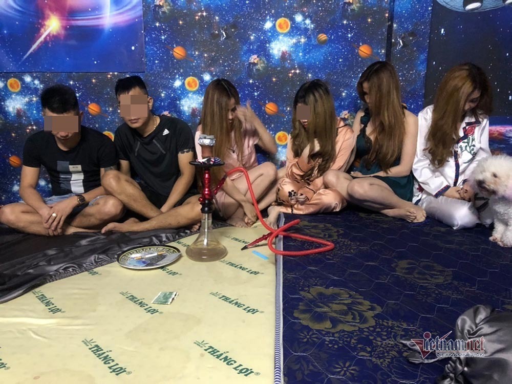 Hotgirl ở Sài Gòn thiết kế phòng riêng để bay lắc trong tiệc sinh nhật ma túy