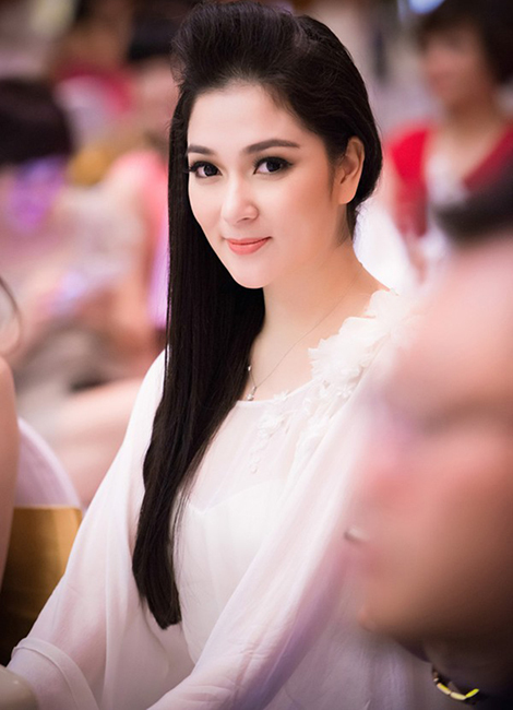 Hoa hậu Nguyễn Thị Huyền vẫn xinh đẹp như ngày nào