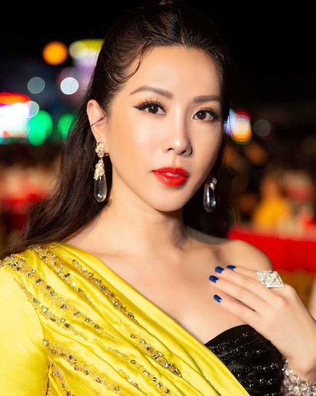 Hoa hậu Thu Hoài tuổi 44: Xinh đẹp, giàu có, hạnh phúc bên bạn trai kém 10 tuổi