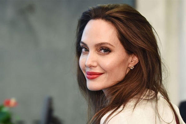 'Nhật ký những chuyến đi' của Angelina Jolie