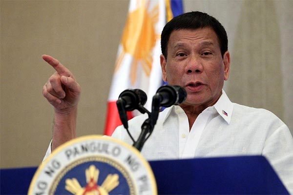 Tổng thống Philippines treo thưởng 'khủng' cho ai chế được vắc-xin phòng Covid-19