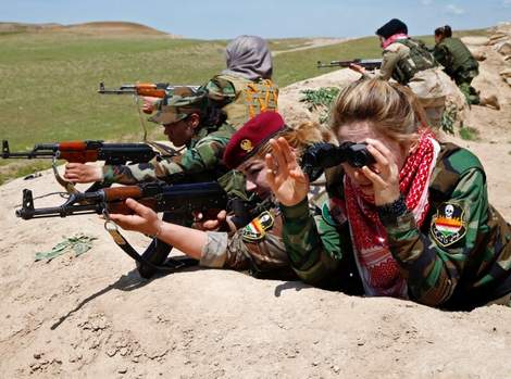 Cuộc sống giữa bom đạn của những nữ chiến binh diệt IS
