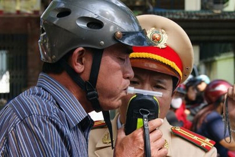 Hà Nội: Hàng trăm người bị cảnh sát xử phạt vì 'quá chén'