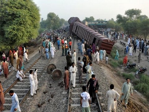 Tai nạn tàu tốc hành ở miền trung Pakistan, hơn 150 người thương vong