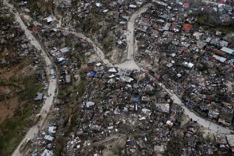 Bức không ảnh cho thấy cảnh tan hoang mà bão Matthew để lại sau khi quét qua một khu vực ở Haiti.