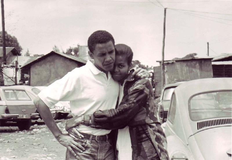 Ông Obama gặp bà Michelle Robinson hồi tháng 6/1989 khi còn là sinh viên Đại học Harvard. Hai người đã phải lòng nhau ngay từ cái nhìn đầu tiên, họ quyết định hẹn hò vào mùa hè năm đó. Ảnh: 
