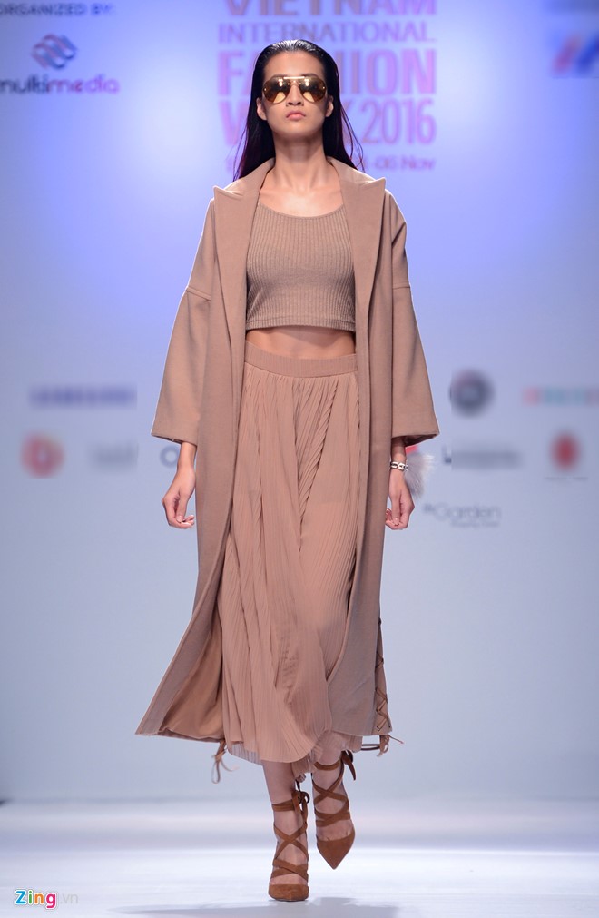 Á quân Next Top Model 2016 Thùy Trang đã bớt 