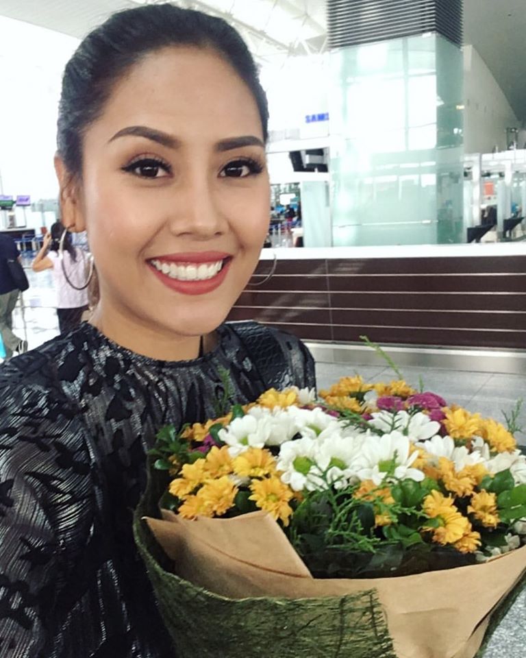 Nguyễn Thị Loan khởi hành đến Mỹ tham gia thi Hoa hậu: Lần đầu đi Mỹ em hớn dễ sợ...