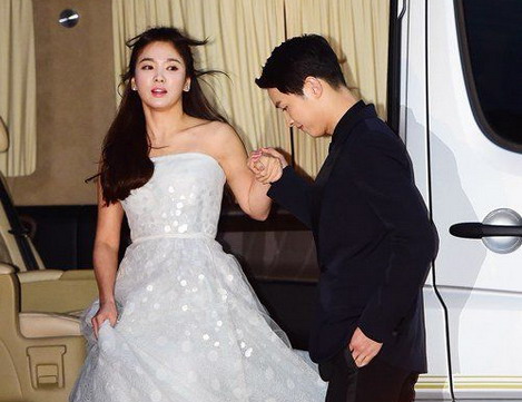 Song Hye Kyo - Song Joong Ki trả lời về thông tin chuẩn bị làm đám cưới