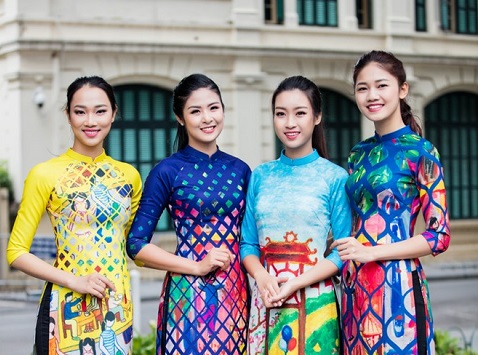 Hoa hậu, á hậu Việt Nam diện áo dài nhảy flashmob