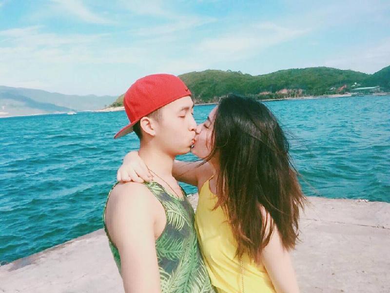 Nụ hôn của My Chính trước biển Nha Trang