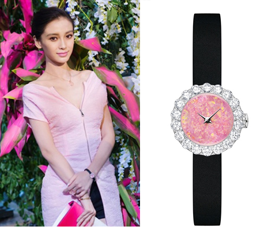 Angela Baby yêu thích chiếc đồng hồ mặt hoa điệu đà đến từ thương hiệu Dior  mang tên La D de Dior. Chiếc đồng hồ làm từ vàng trắng, kim cương có  nhiều màu sắc, kích cỡ mặt khác nhau.