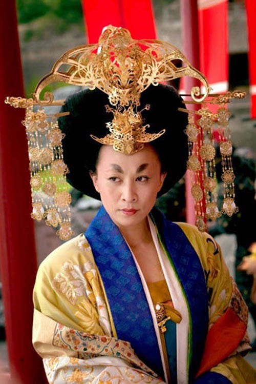 Hình ảnh Lưu Gia Linh trong tạo hình Võ Tắc Thiên được đánh giá kín đáo nhất nhưng xuyên tạc nhất. Hình ảnh này khiến nhân vật Võ Thị giống phụ nữ Nhật Bản.