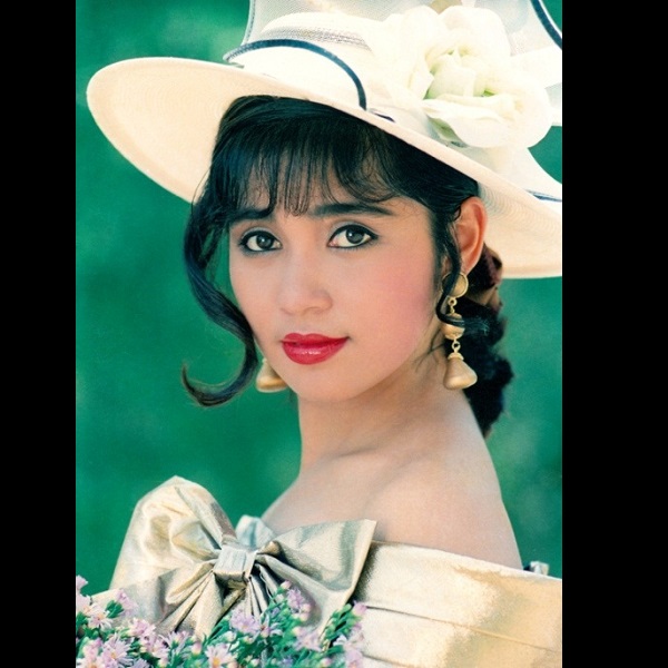Một trong những diễn viên nổi tiếng của thập niên 90 - “Người đẹp Tây Đô” Việt Trinh. Trải qua bao thời kỳ, nhan sắc của nữ diễn viên xinh đẹp này luôn được nhắc đến và ngợi ca.