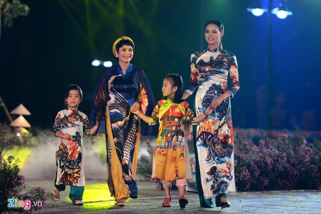 NSND Minh Châu lần thứ 2 làm người mẫu cho Ngọc Hân. 