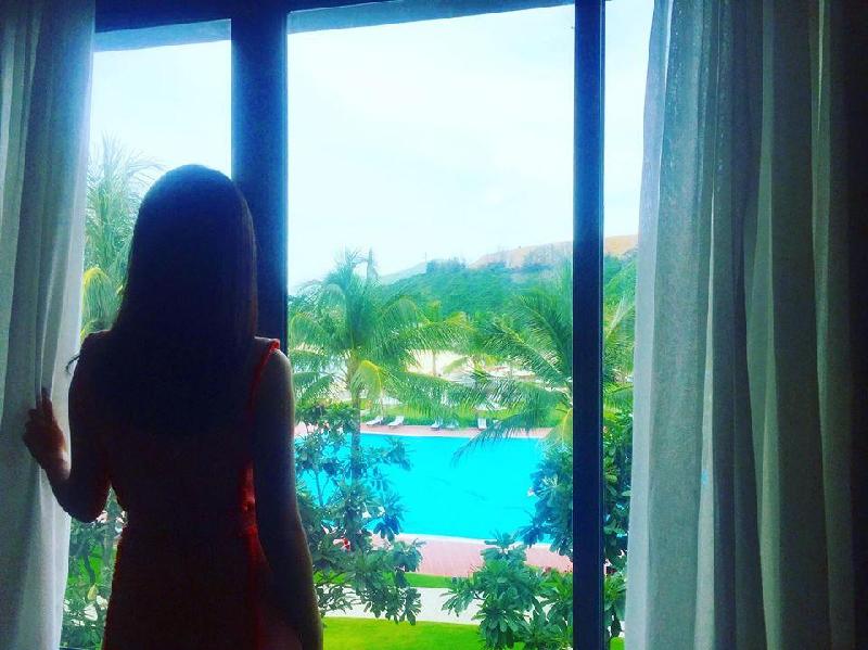 Hoa hậu Mỹ Linh thích thú trước khung cảnh tuyệt đẹp ở Nha Trang. Người đẹp viết: 