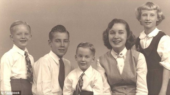 Tổng thống Mỹ mới đắc cử (ngoài cùng bên trái) có hai chị gái Maryanne, Elizabeth, một anh trai Fred Jr. (đã mất) và một em trai Robert. Ảnh: 