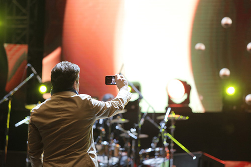 Thomas Anders ghi nhận lại hình ảnh của đêm nhạc nhằm 
