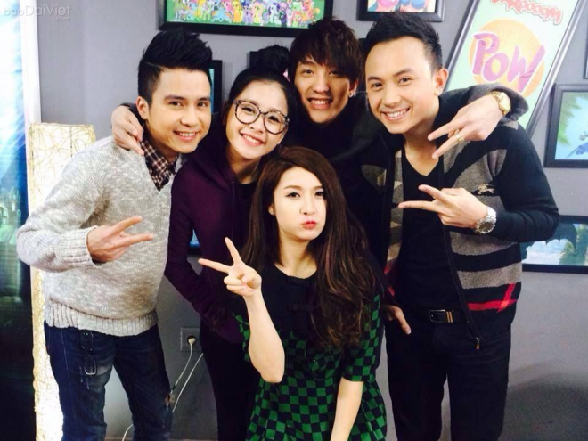Chi Pu và B Trần được khán giả đặc biệt yêu mến khi cùng tham gia sitcom 5S Online.
