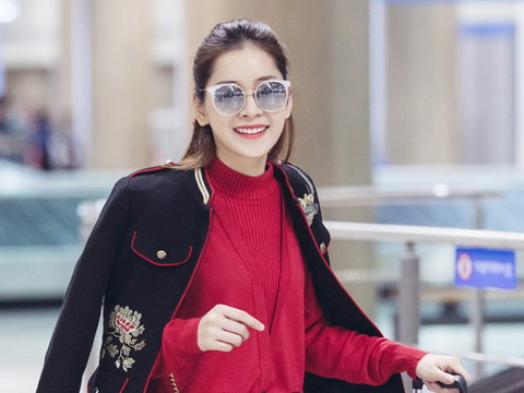 Chi Pu nổi bật ở sân bay Hàn Quốc với trang phục sành điệu