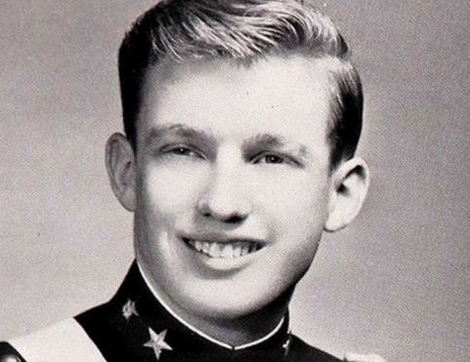 Donald Trump thời trẻ: Giỏi, đẹp trai, nổi tiếng khắp trường