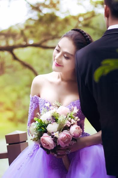 Lâm Khánh Chi  bất ngờ lên xe hoa, tung loạt ảnh cưới đẹp mê hồn