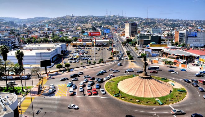 Tijuana là thành phố lớn thứ 28 ở châu Mỹ, nhưng nó thu hút lượng du khách lớn thứ hai ở tây bán cầu, chỉ sau New York. Dân số thành phố chỉ khoảng 2 triệu người, song số người tới đây để tham quan lên đến 50 triệu mỗi năm.