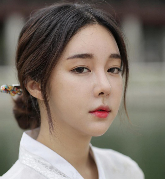 Gương mặt chuẩn Vline, xinh xắn đẹp tựa búp bê của Jo Min Young.