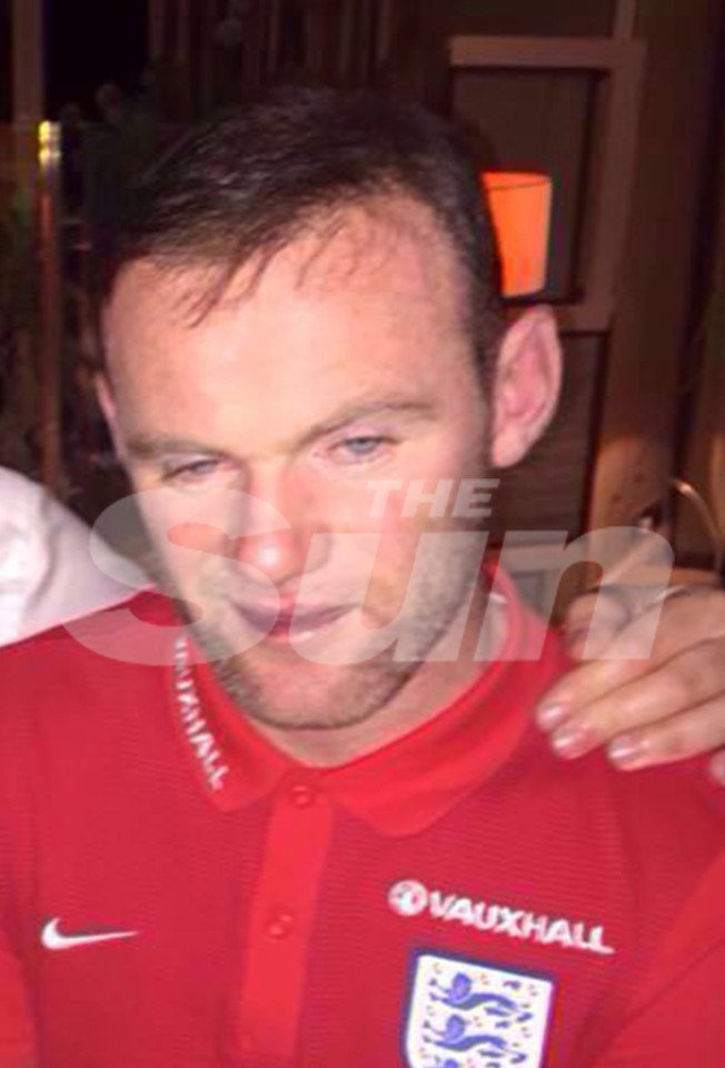 Rooney lúc say xỉn